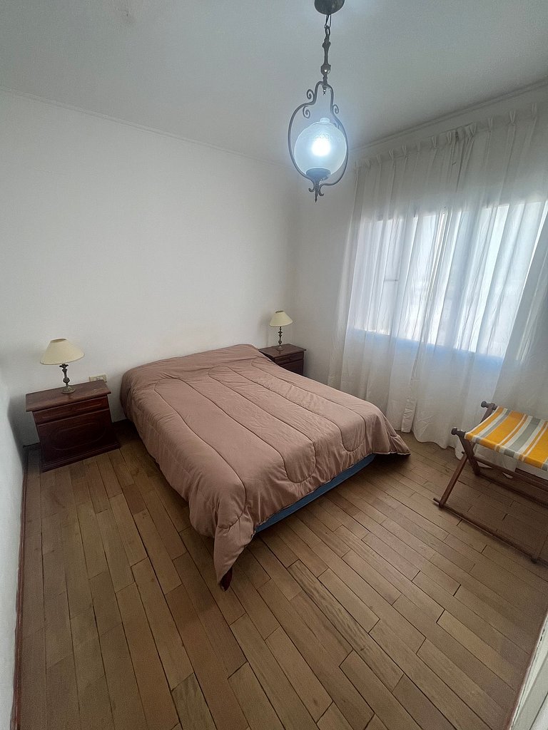 Departamento con Balcón y Asador en el Centro