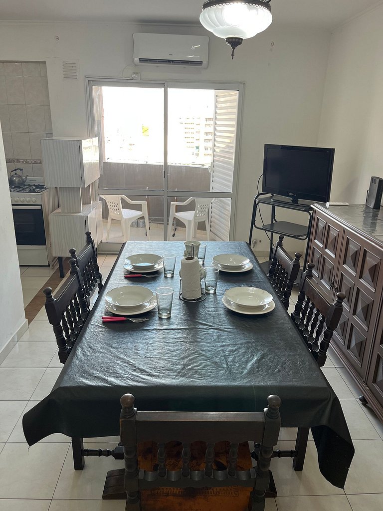 Departamento con Balcón y Asador en el Centro