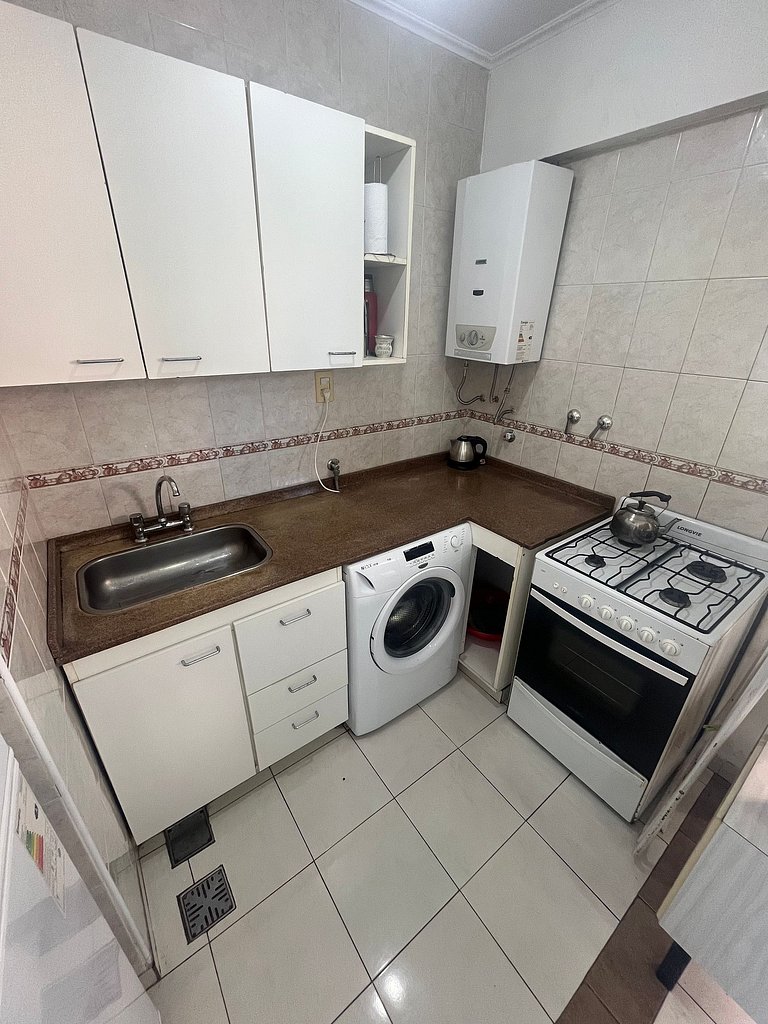 Departamento con Balcón y Asador en el Centro