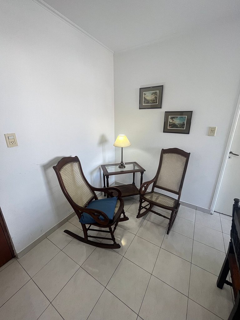 Departamento con Balcón y Asador en el Centro